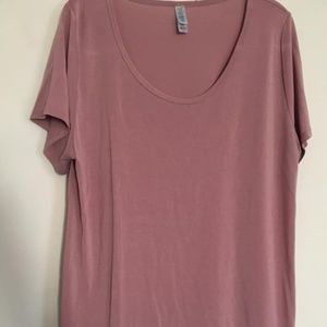 Size XL LuLaRoe Classic T